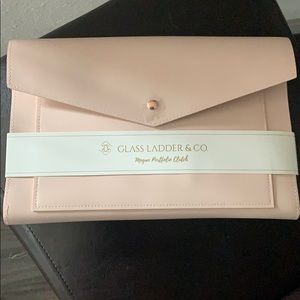 Glass and ladder portfolio clutch